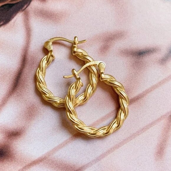 💥 Gold Plated Round Vintage Twisted Hoop Earring for Women, EVGG1044 - Picture 1 of 4